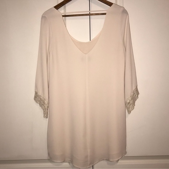 ASTR Cream Lace Boho Scoop Mini Baby Doll
Shift Dress - Picture 4 of 10